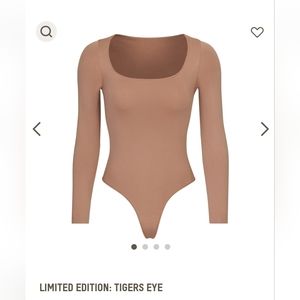 SKIMS Essential Long Sleeve Scoop Bodysuit